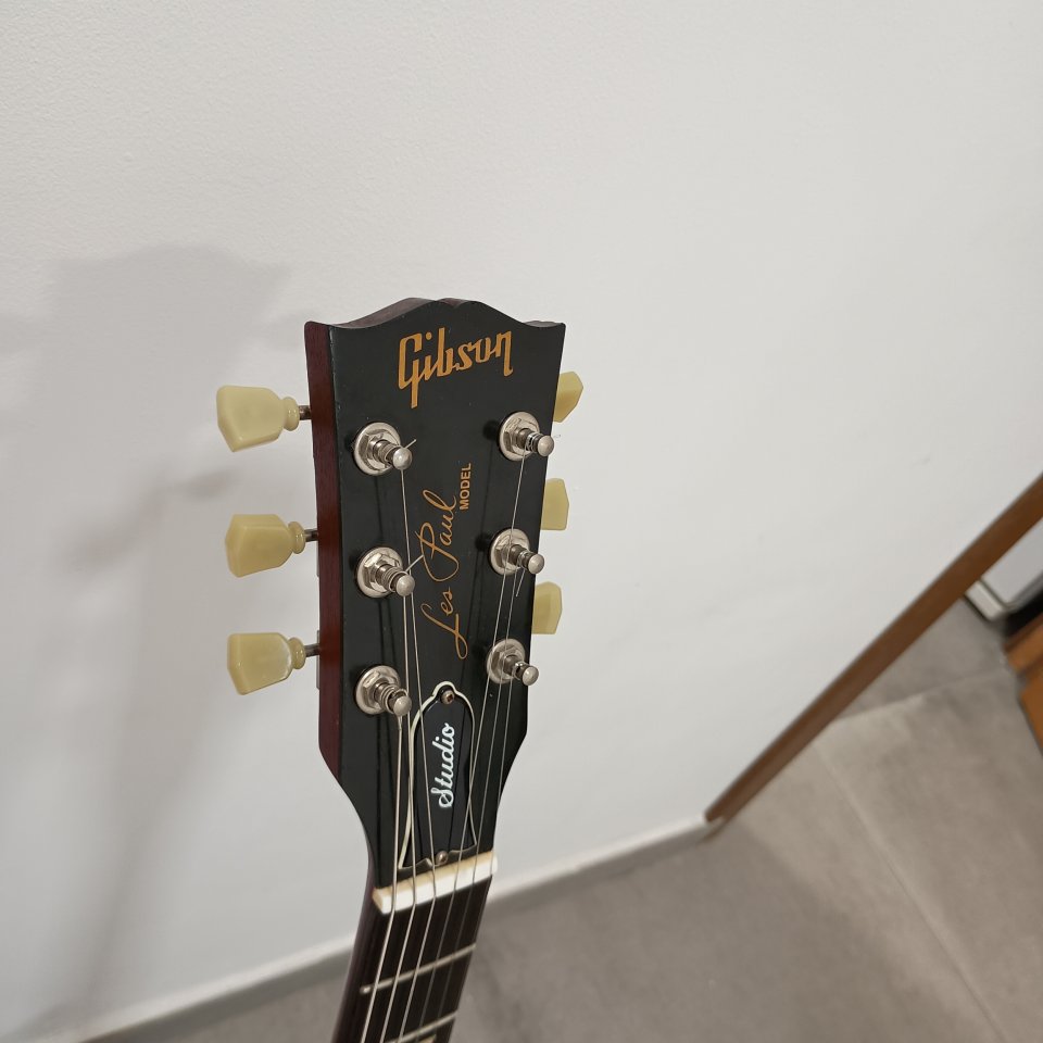 Gibson Les Paul Studio 2012(Made in Usa) de segunda mano · Foto 3 de 8 · Málaga · 900 €