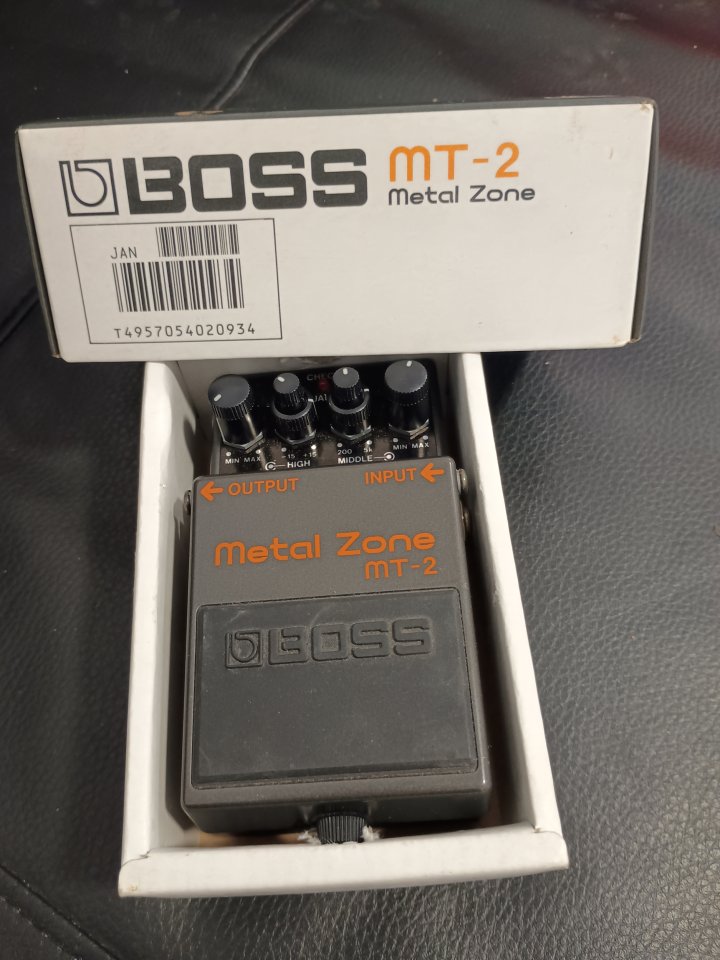 Pedal Boss MT 2 Metal Zone v1 de segunda mano · Foto 6 de 6 · Málaga · 90 €
