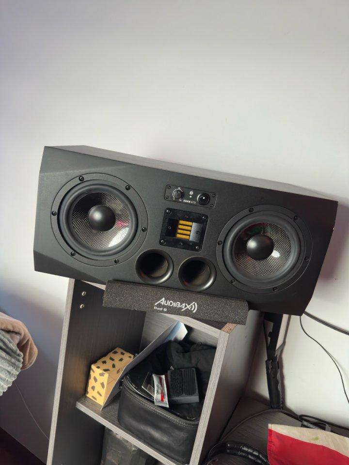 Monitores adam a77x de segunda mano · Foto 2 de 3 · Bizkaia · 1100 €