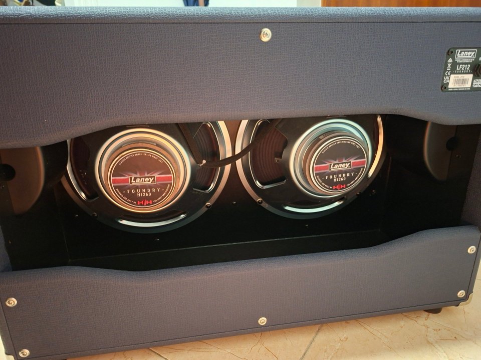 Pantalla de Guitarra Laney Lionheart LF212 (2x12" - 120W) - ¡Como nueva! de segunda mano · Foto 2 de 4 · Cádiz · 250 €