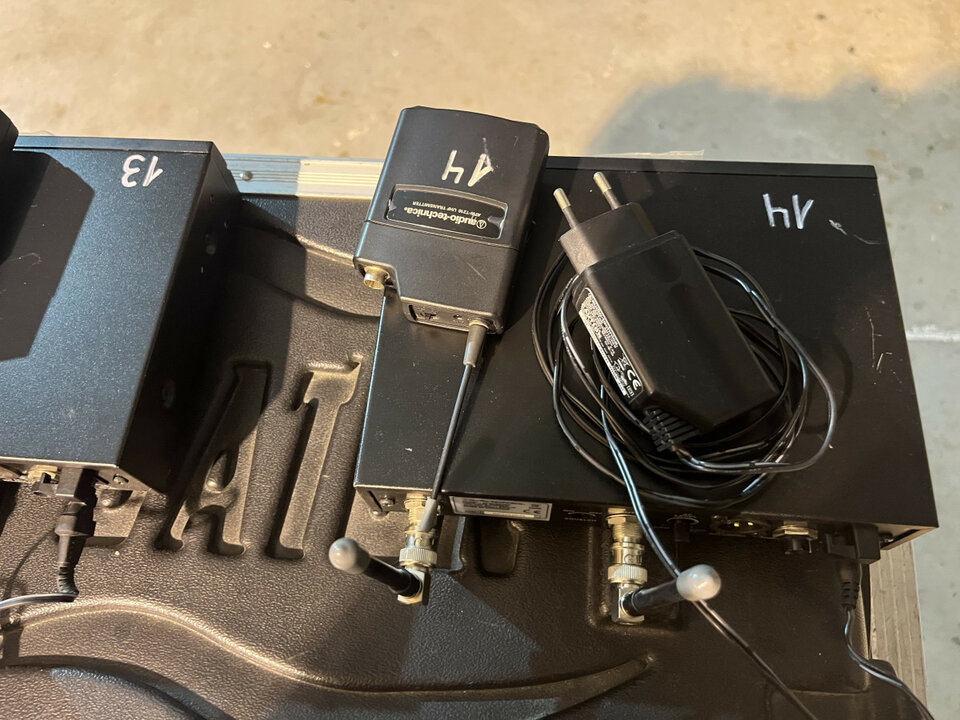 Inalambrico de petaca Audio Technica ATW R2100