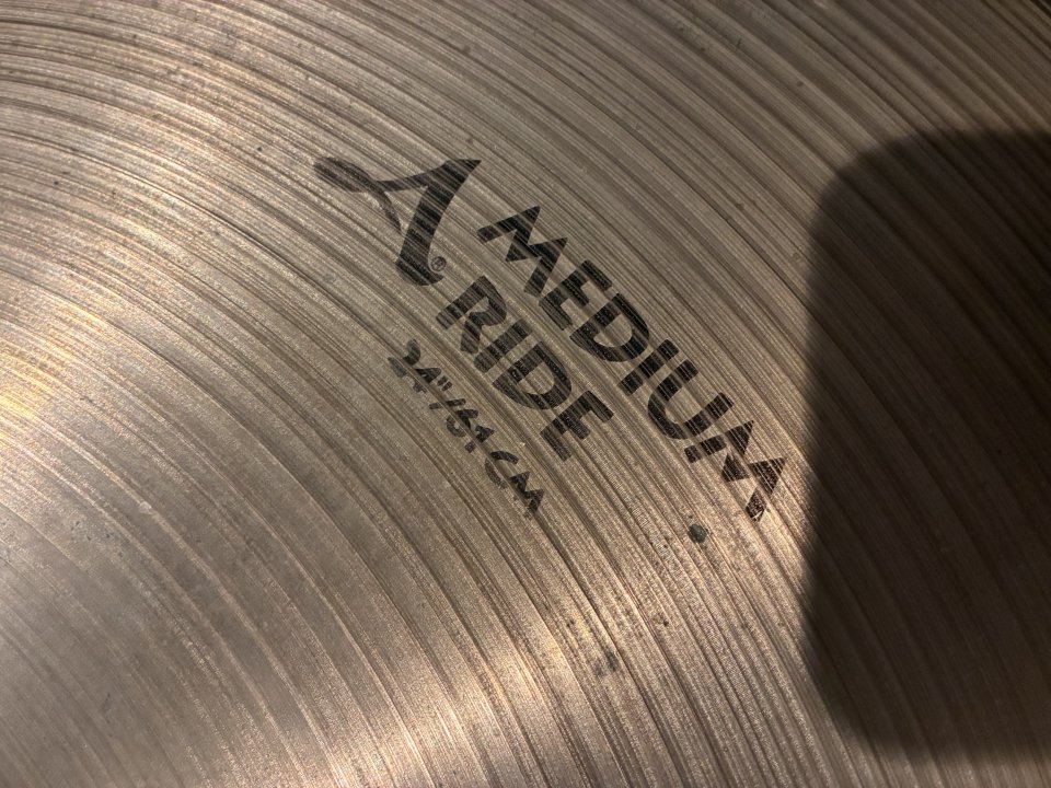 Zildjian Medium Ride 24” Plato Batería de segunda mano · Foto 2 de 6 · Barcelona · 348 €