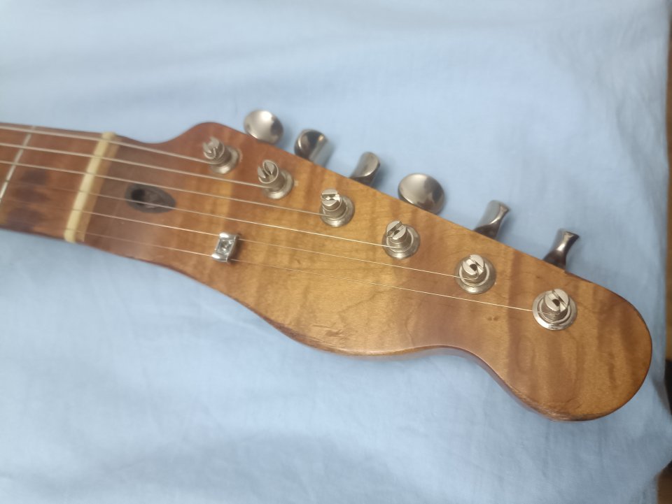 Telecaster relic tipo 52, 2'7kg de segunda mano · Foto 4 de 10 · Madrid · 700 €
