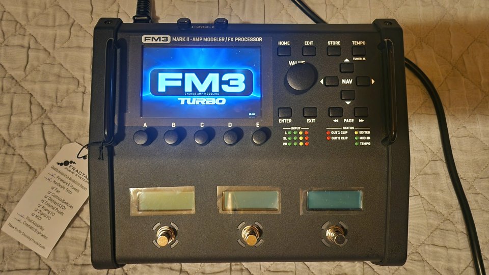 Fractal Audio FM3 Mark II Turbo+Cab packs & IRs extra de segunda mano · Foto 1 de 5 · Madrid · 1199 €