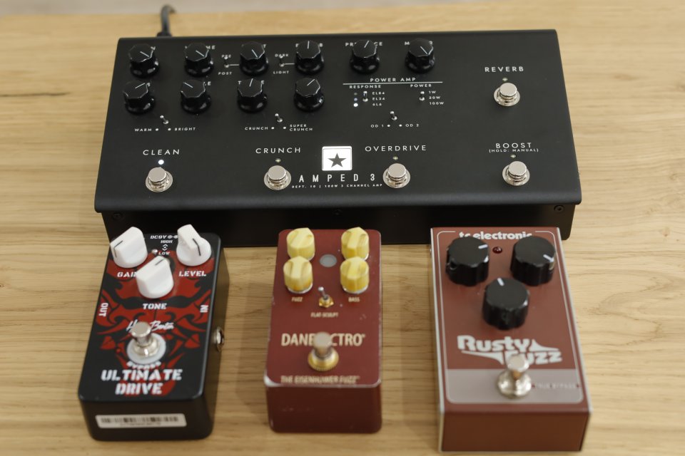 Blackstar Amped 3 +  The Eisenhower Fuzz + TC Rusty Fuzz + Ultimate Drive