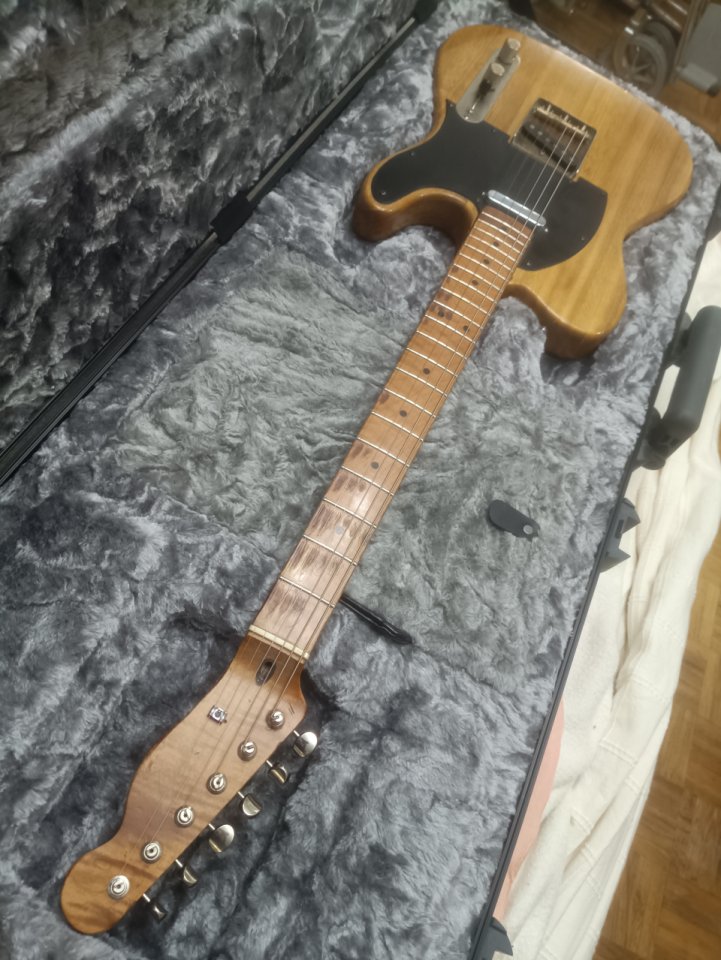 Telecaster relic tipo 52, 2'7kg de segunda mano · Foto 6 de 10 · Madrid · 700 €