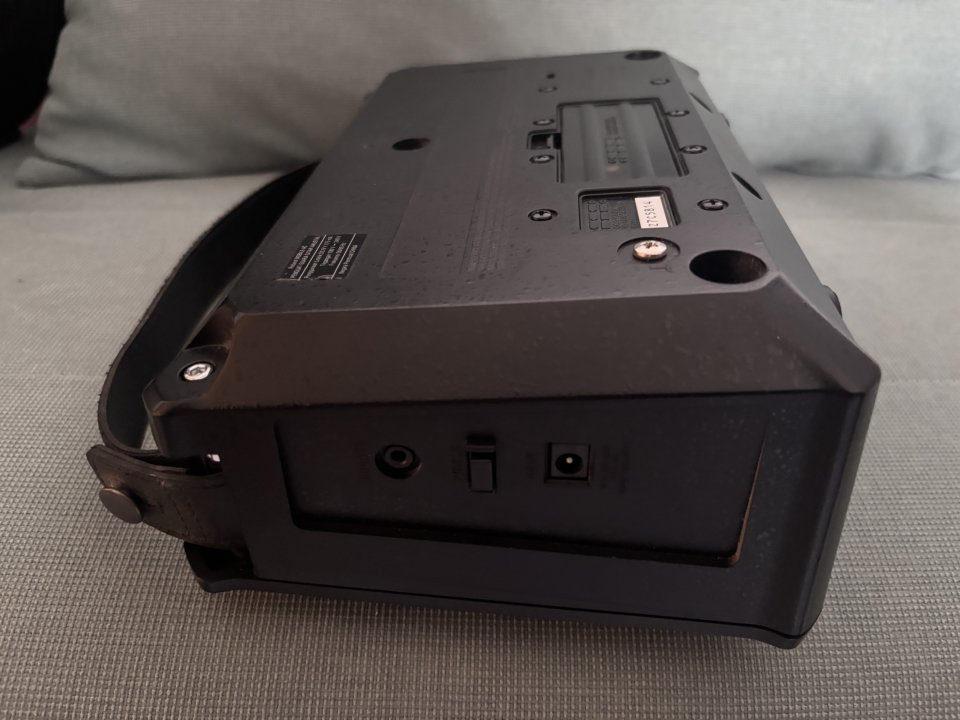 Roland MOBILE AC Acoustic Chorus – amplificador acústico estéreo portátil de segunda mano · Foto 5 de 6 · Córdoba · 90 €