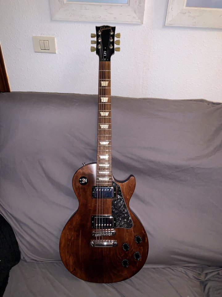 Sensacional Gibson Les Paul LPJ en un bonito color Chocolate