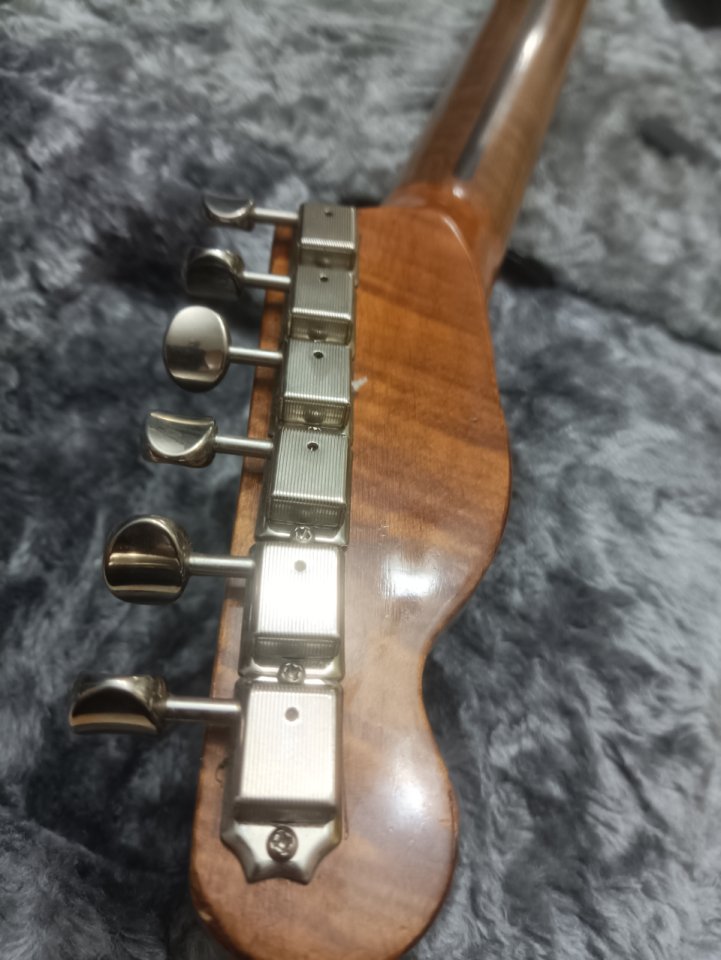 Telecaster relic tipo 52, 2'7kg de segunda mano · Foto 8 de 10 · Madrid · 700 €
