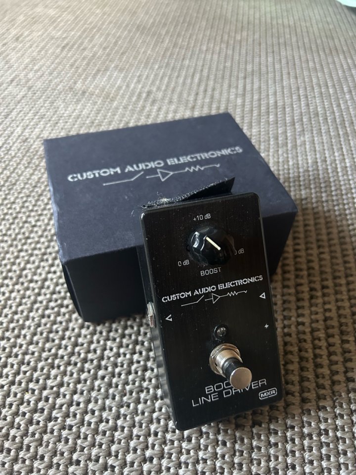 Custom audio electronic (MXR) - boost / line driver de segunda mano · Foto 1 de 2 · Asturias · 80 €