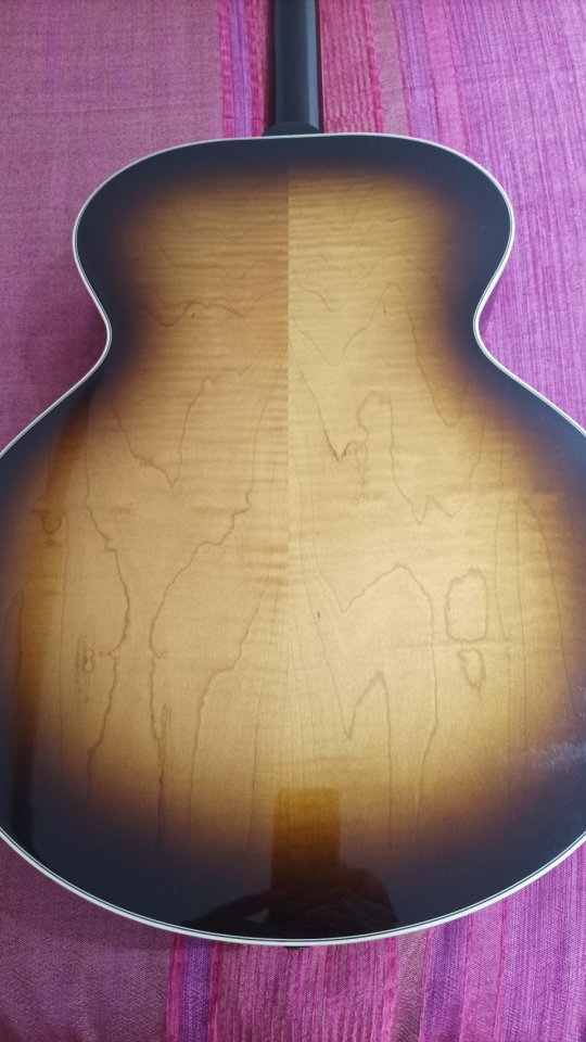 Gibson J-185 vintage sunburst 2007 (cambios dentro) de segunda mano · Foto 2 de 9 · Bizkaia · 2200 €