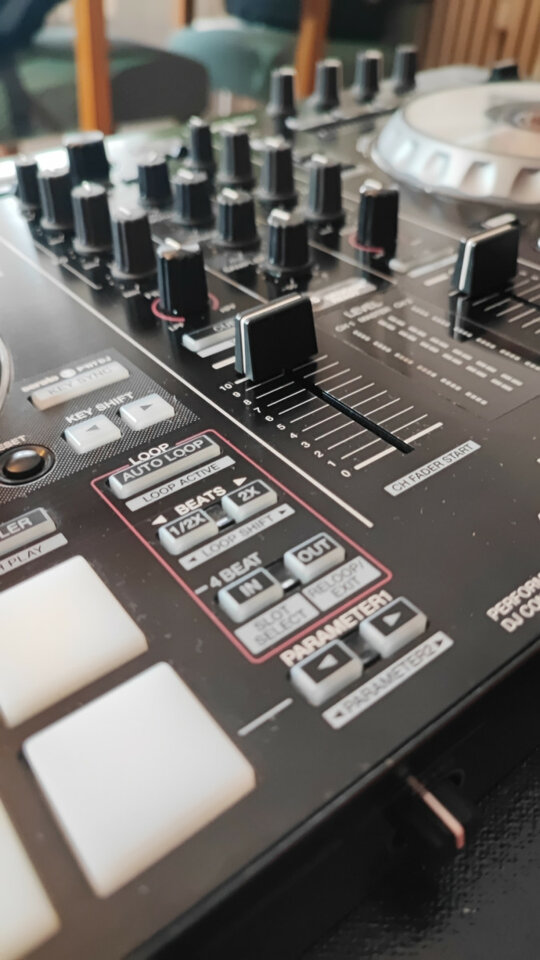 Pioneer ddj-sr2 de segunda mano · Foto 5 de 7 · Pontevedra · 550 €