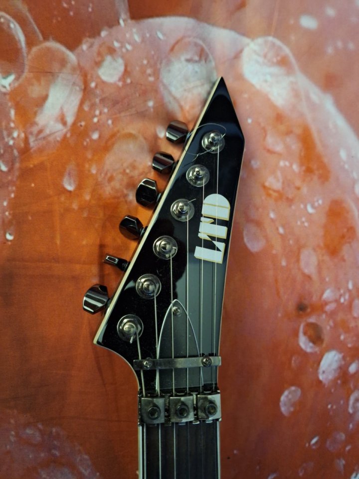 Guitarra eléctrica ESP LTD MH-327