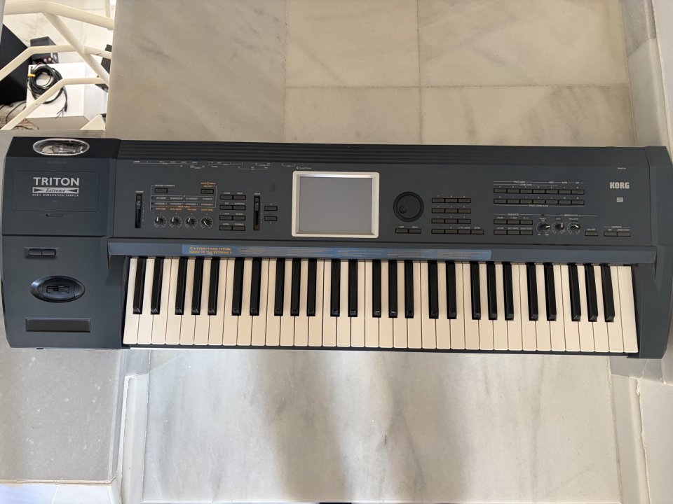Korg Triton Extreme 88 teclas de segunda mano · Foto 1 de 2 · Málaga · 1000 €
