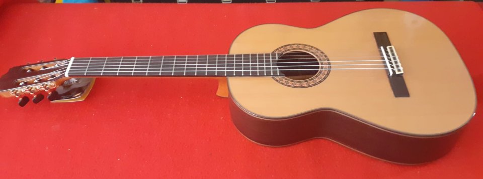 Raimundo 155 Classical Guitar de segunda mano · Foto 3 de 8 · Girona · 1600 €