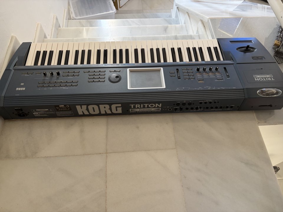 Korg Triton Extreme 88 teclas de segunda mano · Foto 2 de 2 · Málaga · 1000 €
