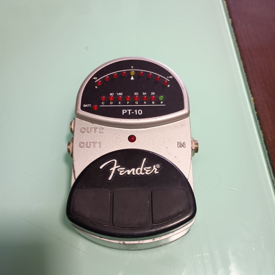 Pedal afinador Fender de segunda mano · Foto 1 de 4 · Málaga · 25 €