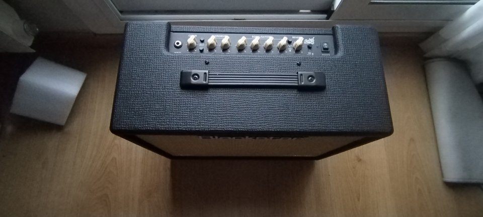 Amplificador Blackstar Debut 50R