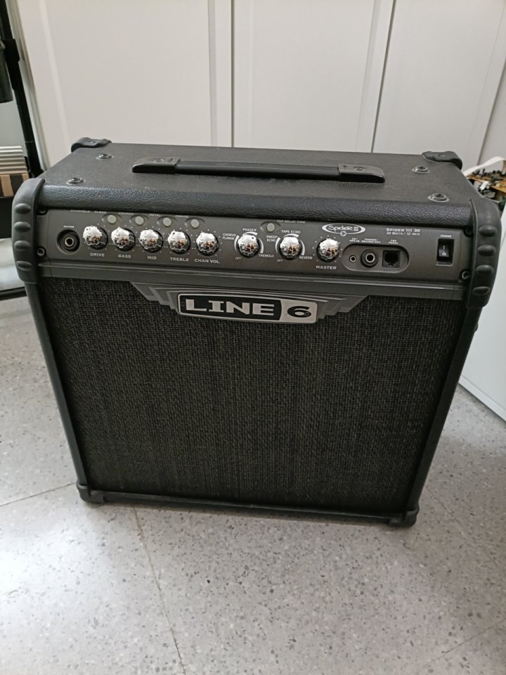Line 6 Spider III 30W (No envío, recogida Valencia) de segunda mano · Foto 1 de 4 · Valencia · 65 €