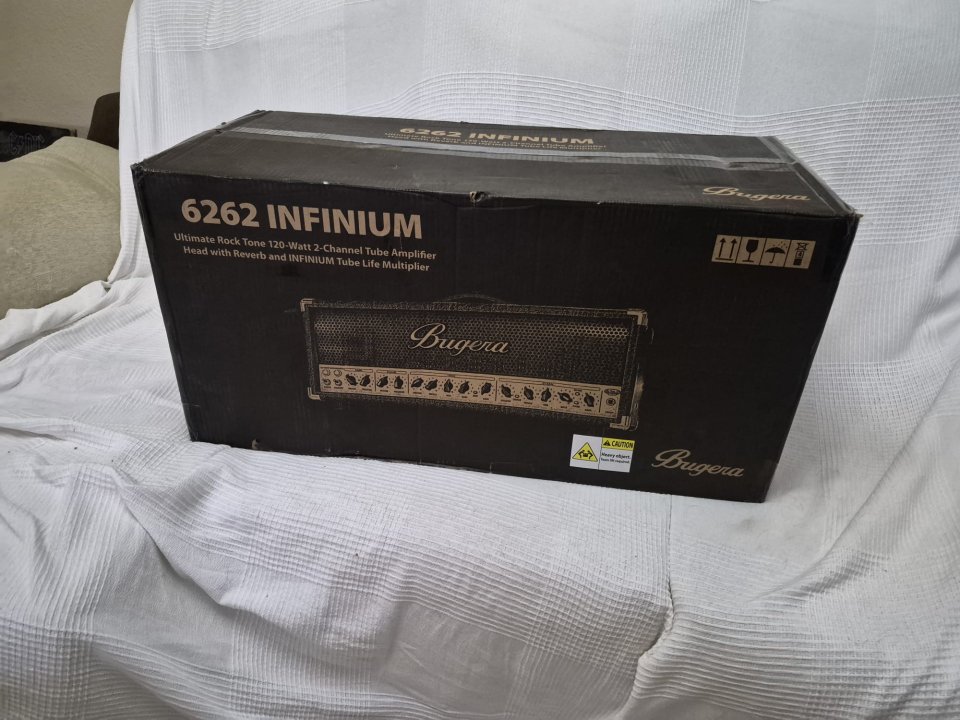 bugera 6262 infinium 120w de segunda mano · Foto 2 de 2 · Cádiz · 400 €