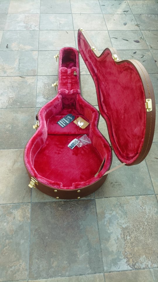 Gibson J-185 vintage sunburst 2007 (cambios dentro) de segunda mano · Foto 8 de 9 · Bizkaia · 2200 €