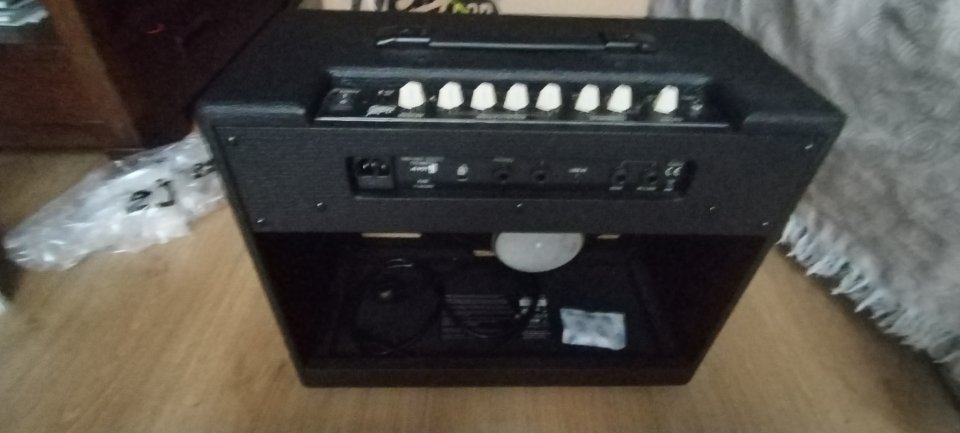 Amplificador Blackstar Debut 50R