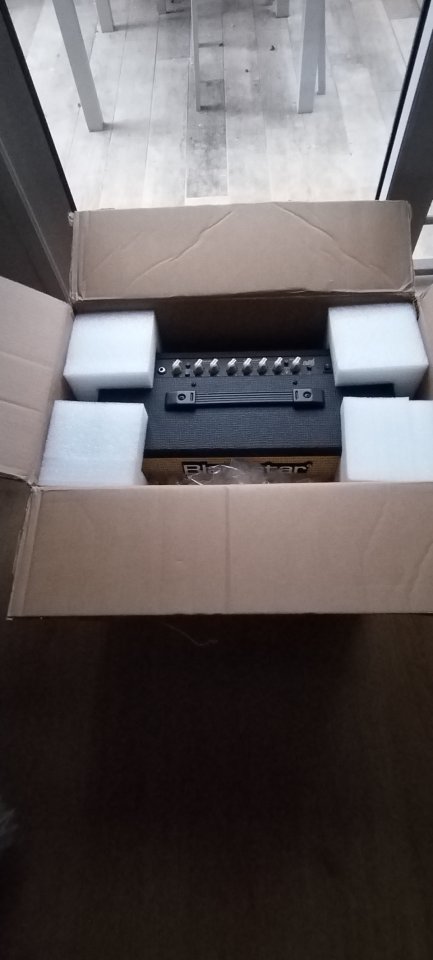 Amplificador Blackstar Debut 50R