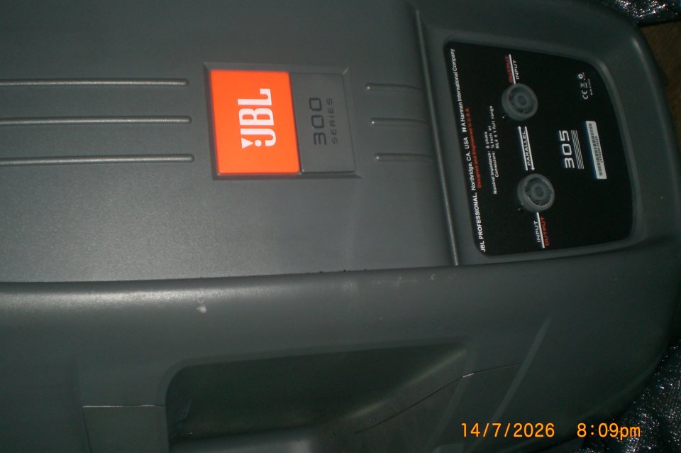 ALTAVOCES JBL EON 305 de segunda mano · Foto 2 de 2 · León · 300 €