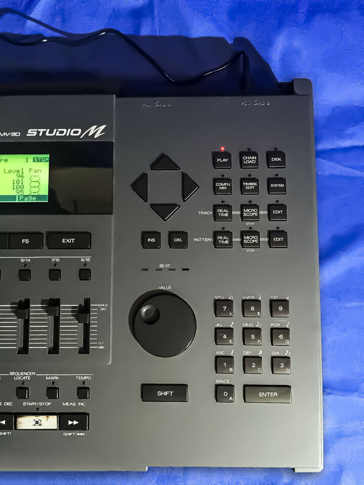 Modulo Sintetizador y Studio Musical ROLAND MV30