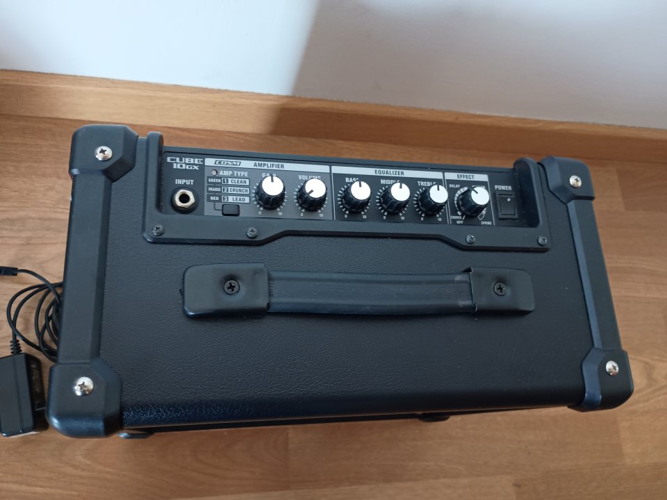 Amplificador Roland 10GX