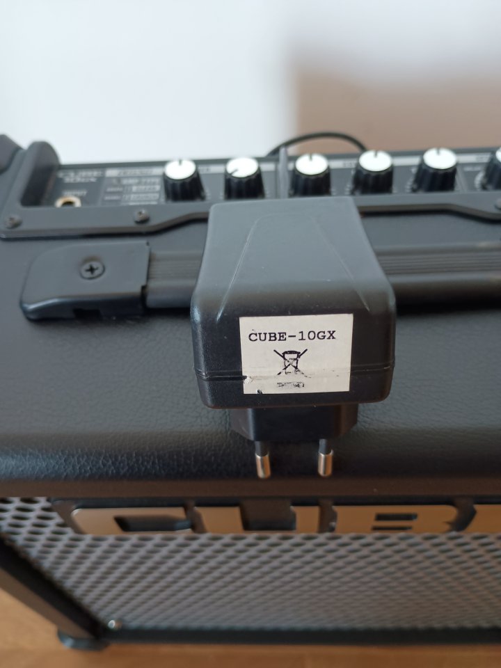 Amplificador Roland 10GX