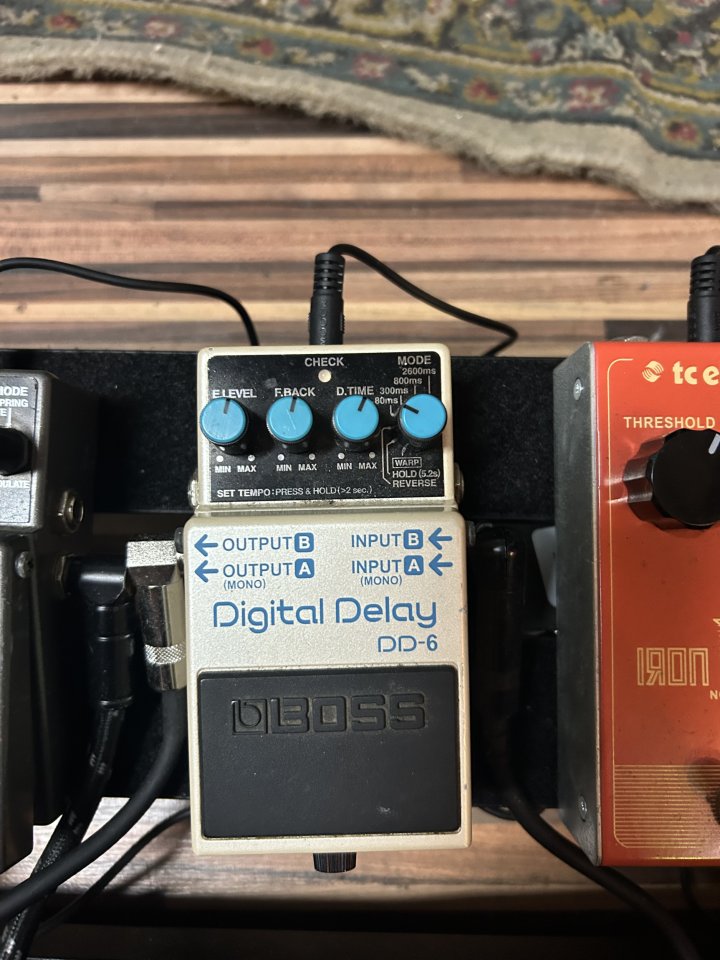 EVH 5150 LBXII + Pantalla Harley Benton + pedalera de segunda mano · Foto 5 de 10 · Barcelona · 700 €