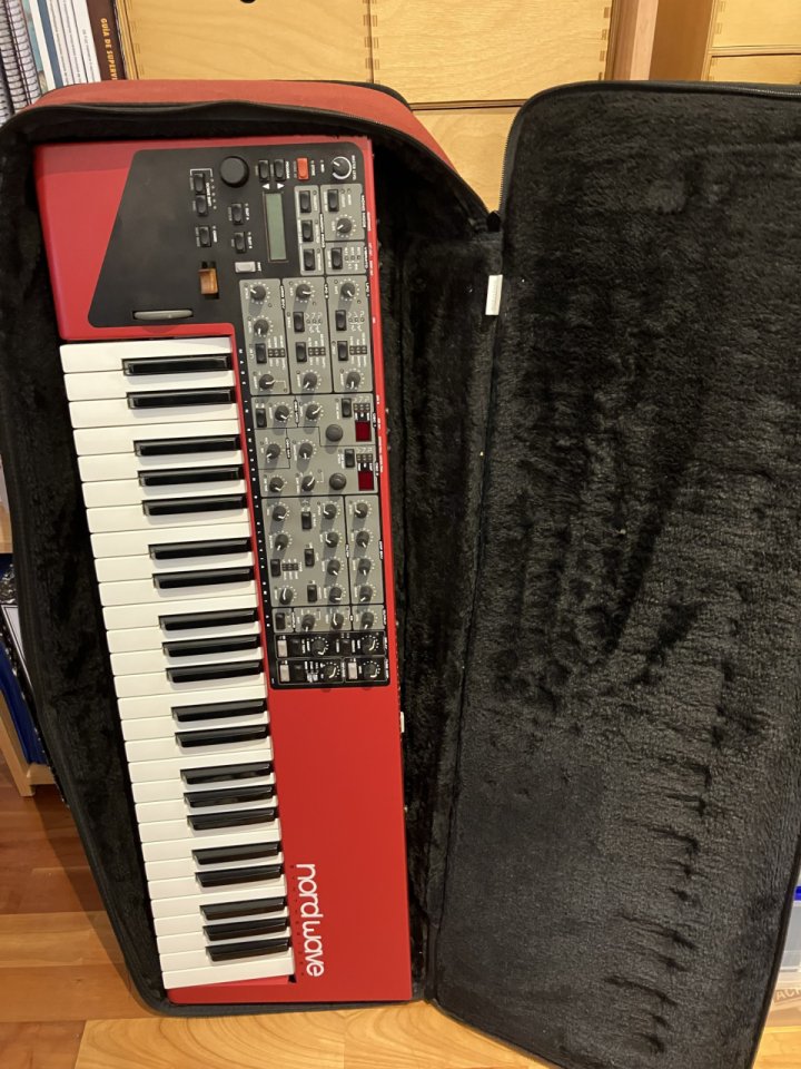Nord Wave con soft case de segunda mano · Foto 7 de 7 · Alicante · 549 €