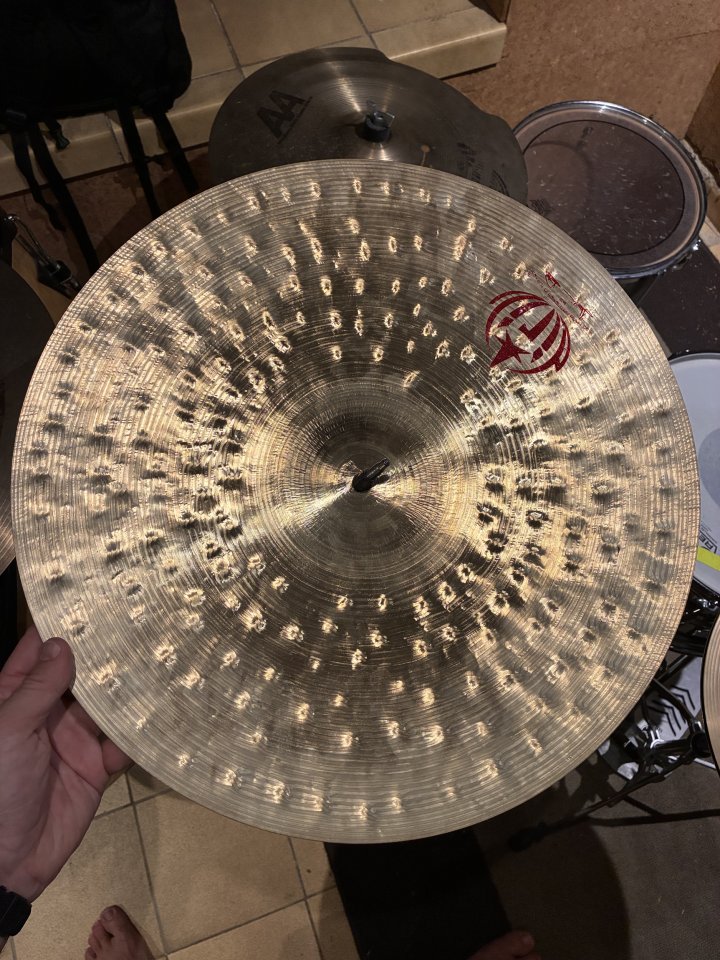 Plato Crash 18” DIRIL Bateria de segunda mano · Foto 5 de 6 · Barcelona · 96 €
