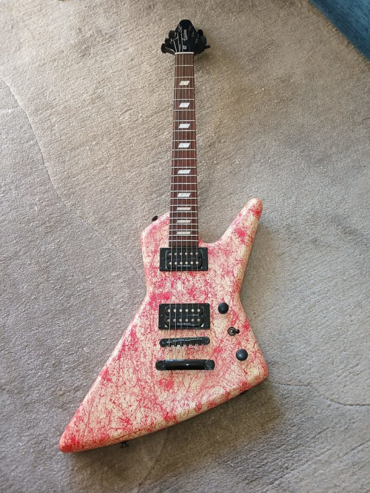 Epiphone Explorer GT // EMG-HZ