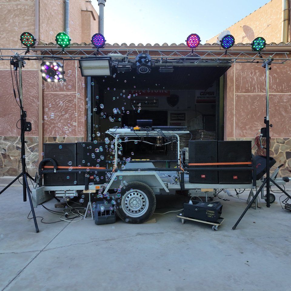 Alquiler de equipos de música con dj de segunda mano · Foto 5 de 9 · Valencia · 1 €