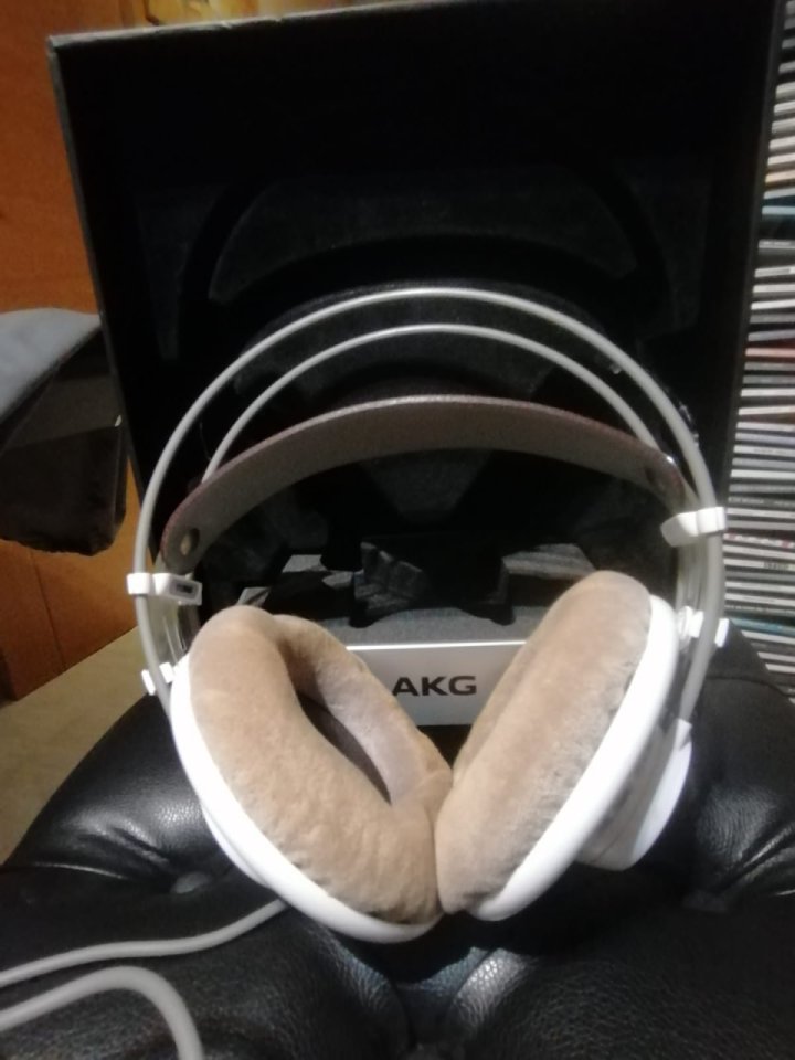 Auriculares estudio AKG 701. Rebaja temporal