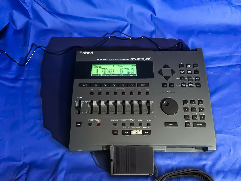 Modulo Sintetizador y Studio Musical ROLAND MV30