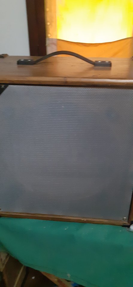 Pantalla artesanal 1x15 madera Abeto 18mm