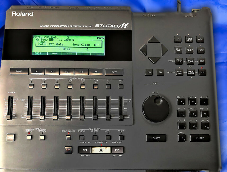 Modulo Sintetizador y Studio Musical ROLAND MV30