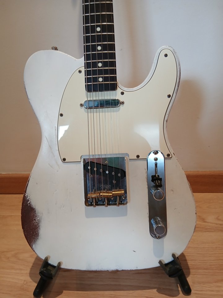 Cuerpo de telecaster de caoba pintada en nitro