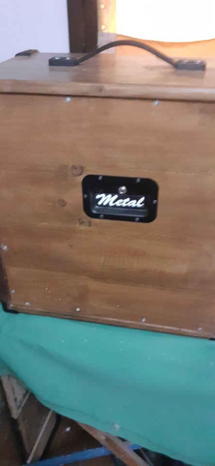 Pantalla artesanal 1x15 madera Abeto 18mm