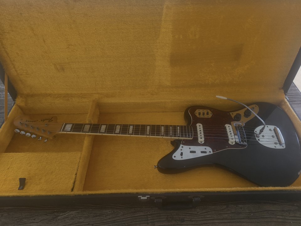 Fender Jaguar de 1972 Black Refinish!! de segunda mano · Foto 2 de 8 · Gipuzkoa · 3290 €