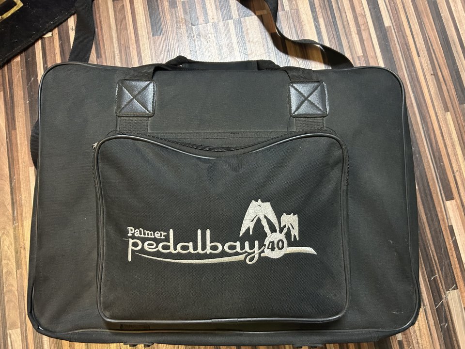 EVH 5150 LBXII + Pantalla Harley Benton + pedalera de segunda mano · Foto 10 de 10 · Barcelona · 700 €
