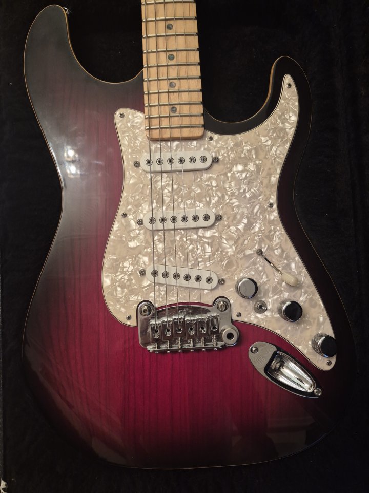 G&L S-500 USA de segunda mano · Foto 2 de 7 · Valencia · 1200 €