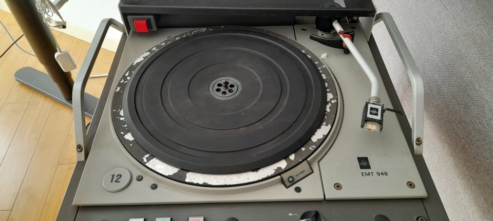 Plato giradiscos EMT 948