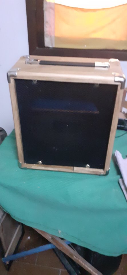 Pantalla artesanal 1x10 madera de Abeto finlandes 18mm.