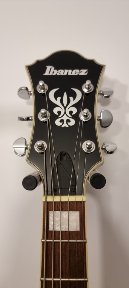 Ibanez AF 75 de segunda mano · Foto 4 de 8 · Madrid · 425 €