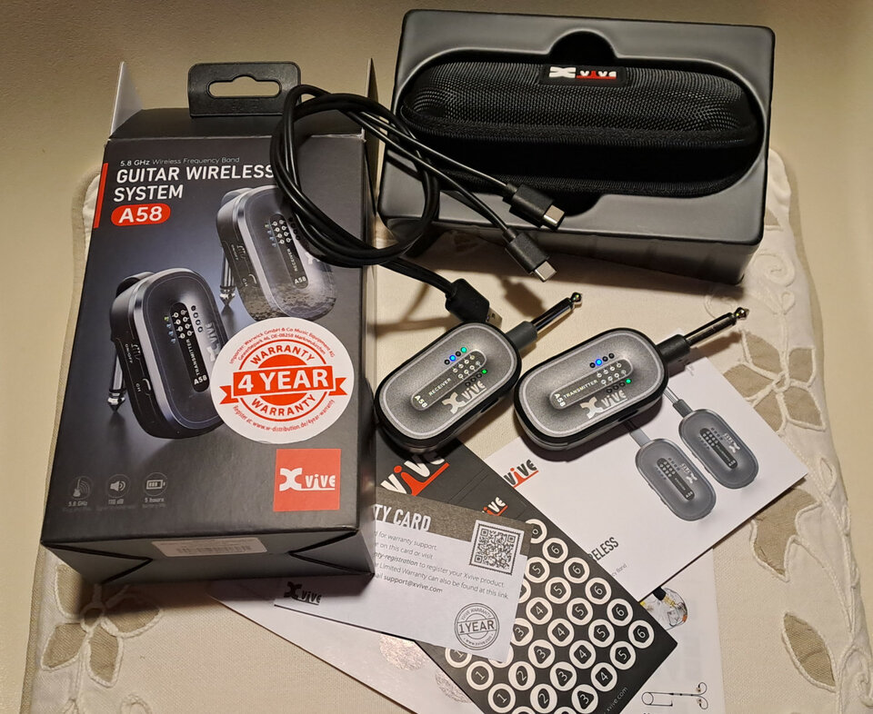 Sistema inalámbrico XVive A58 + Pedalera Autónoma de segunda mano · Foto 2 de 10 · Tarragona · 440 €