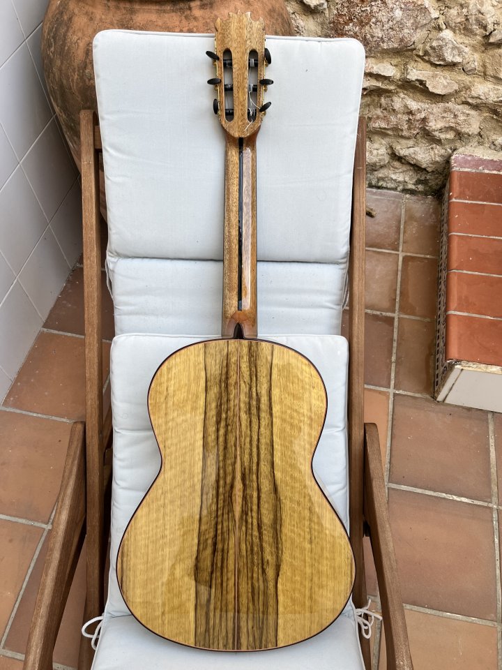 Guitarra clásica Hermanos Bros modelo especial